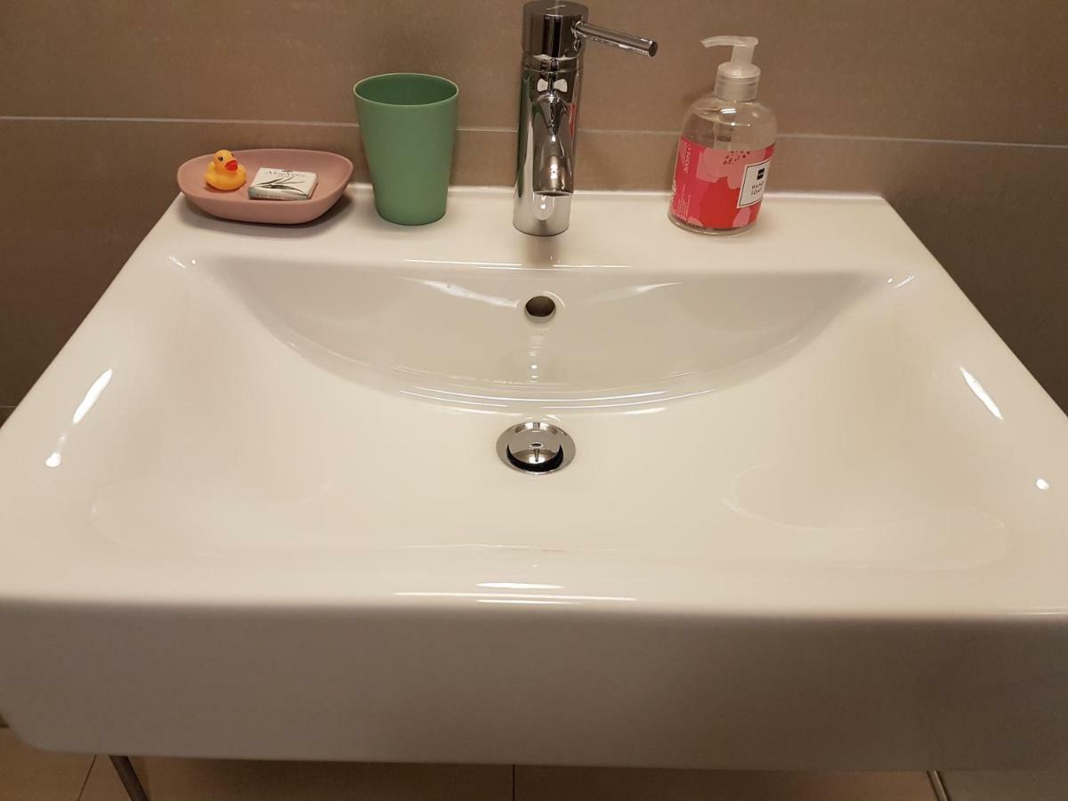 Central Family-Friendly Apt In Вена Экстерьер фото